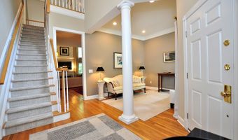 11 Templeton Ct 11, Avon, CT 06001