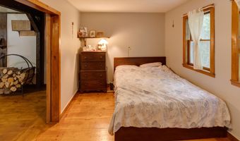 28 Miles Rd, Benton, NH 03785