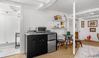 43 Martindale Rd, Asheville, NC 28804