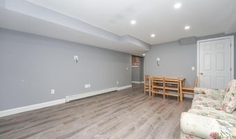 240 Oak St, Centerville, MA 02632