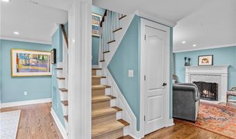 36 Ferry Ln, Barrington, RI 02806