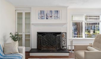 84 Hickory Dr, East Greenwich, RI 02818