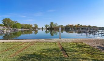 40491 N S Newport Dr, Antioch, IL 60002