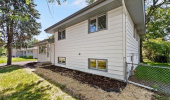 926 38th Ave, Anoka, MN 55303