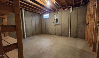 2630 Henry St, Bismarck, ND 58503