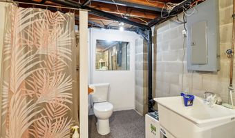 712 Rapids St, Adel, IA 50003