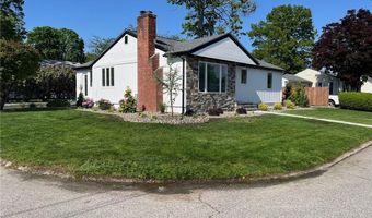 55 Brookfield Dr, Cranston, RI 02920