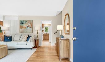 4808 BRADFORD Dr, Annandale, VA 22003