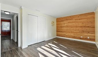704 S Dewey St, Auburn, IN 46706