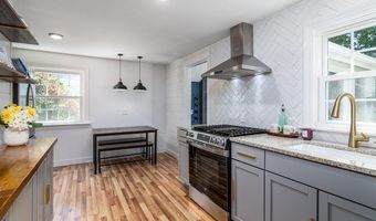 69 Delwood Rd, Warwick, RI 02889