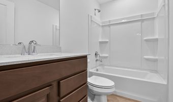 1207 Glenmont St, Algonquin, IL 60102
