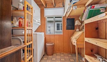 64 Burnside Ave, Narragansett, RI 02882