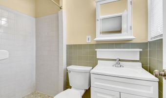10228 FARNHAM Dr, Bethesda, MD 20814
