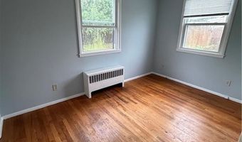 42 Greenway Dr, Bristol, RI 02809
