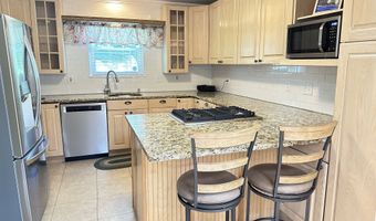 42 Taagan Point Rd, Danbury, CT 06811