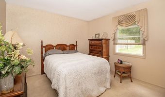 215 Penrose Dr, Kendallville, IN 46755