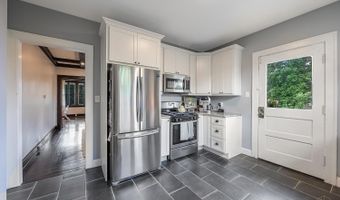 3180 Penrose Pl, Cincinnati, OH 45211