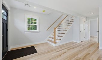 33 Jefferson Ave, East Providence, RI 02915
