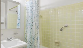 8350 GLASTONBURY Ct, Annandale, VA 22003