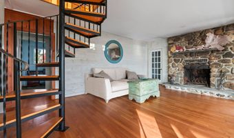 81 Nubble Rd, York, ME 03909