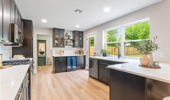 402 SW 11th St, Bentonville, AR 72712