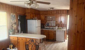 102 N Hazel Ave, Andrews, SC 29510