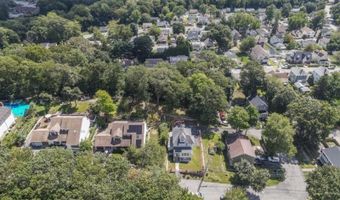 24 Livingston Ave, Andover, NJ 07801