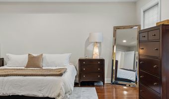 47 White Oak Ln, Aberdeen, NJ 07747