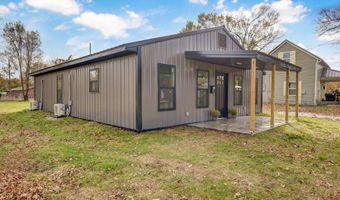 930 Porter Ave, Aurora, MO 65605