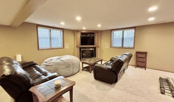 12925 Prairiewood Dr, Aberdeen, SD 57401