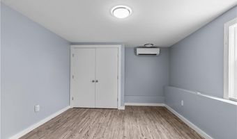 132 Maple Ave, Middletown, RI 02842