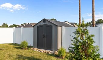 2818 W HIDDEN PINE Dr, Appleton, WI 54913