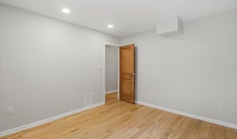 5 Newell Ct, Albany, NY 12204
