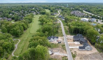 810 Club Dr W, Aurora, OH 44202