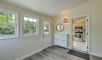 4 Harlem St, East Providence, RI 02916