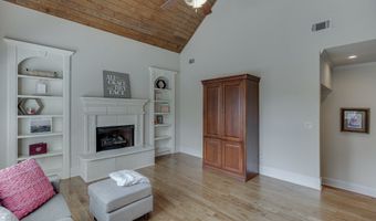1373 Mountain Lake Dr, Auburn, GA 30011