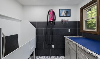 365 W Wrentham Rd, Cumberland, RI 02864