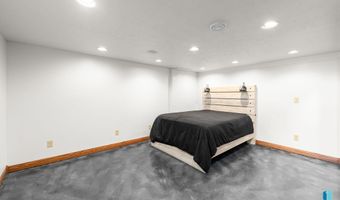 201 S 5th Ave, Brandon, SD 57005
