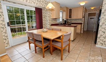 6 Oak Grove Rd, Arden, NC 28704