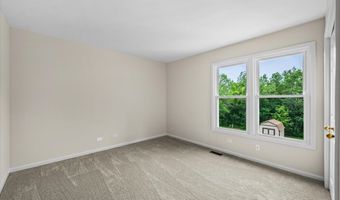 1661 Kensington Dr, Algonquin, IL 60102