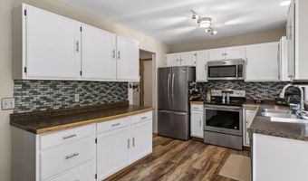 7370 158th St W, Apple Valley, MN 55124