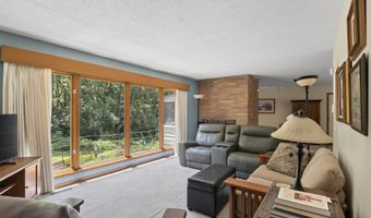 2706 Meadow Glen Rd, Ames, IA 50014