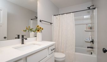 3217 Lakeview Dr SE, Altoona, IA 50009