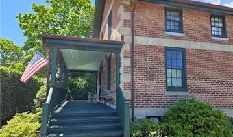 209 Coggeshall Ave, Newport, RI 02840