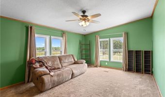 15038 Fairmount Rd, Basehor, KS 66007
