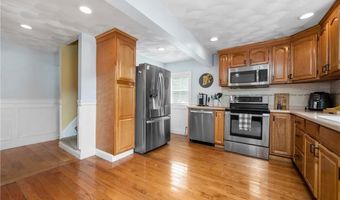 5 Harding St, Coventry, RI 02816