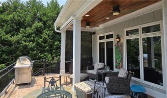 918 Oak Dr, Woodstock, GA 30189