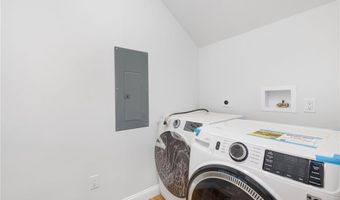 55 Dolphin Ave, Jamestown, RI 02835