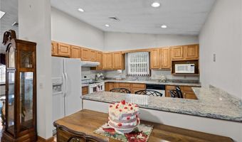 3 Betsy Dr, Bristol, RI 02809