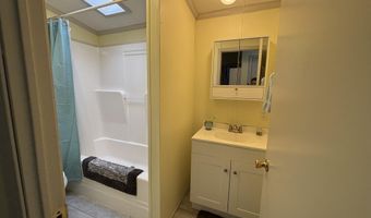 5 Freedom Ln, Belfast, ME 04915